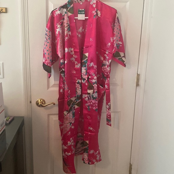 Intimates & Sleepwear Nwt Hot Pink Kimono Robe With Pockets In Front
